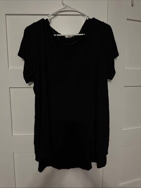 Cupio Black V-Neck Short Sleeve Top
